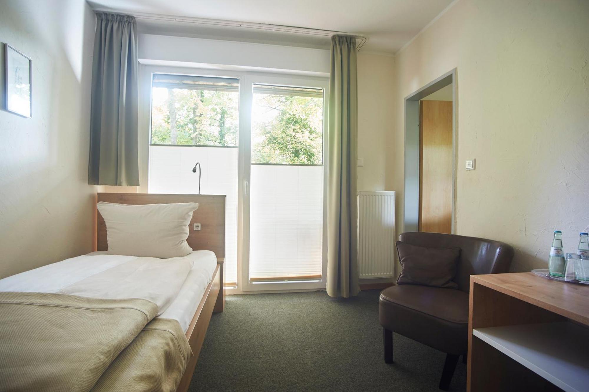 Hotel Restaurant Waldschloesschen Lienen Bagian luar foto